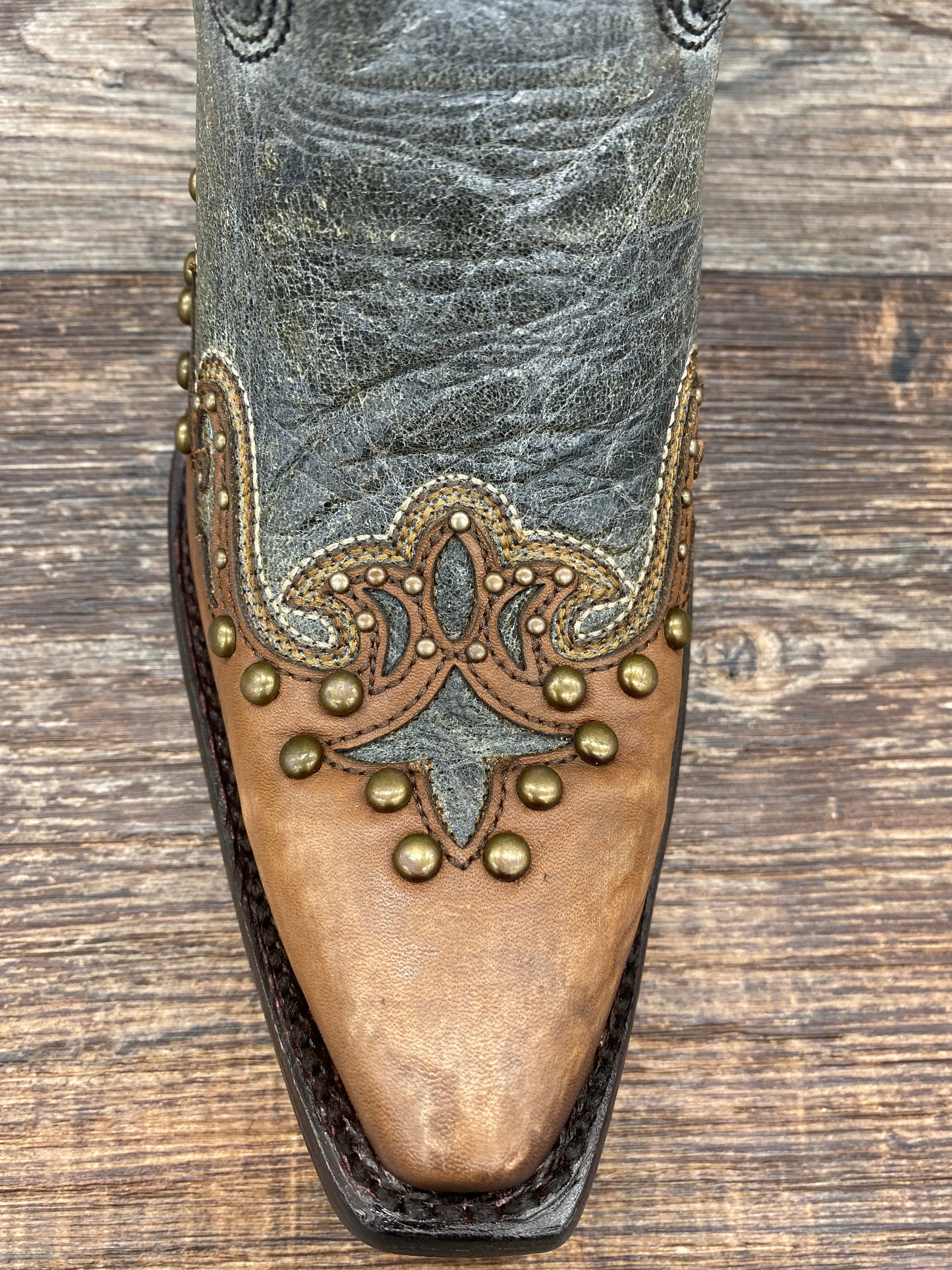 c3787 Women's Snip Toe Western Boot With Zipper by Corral