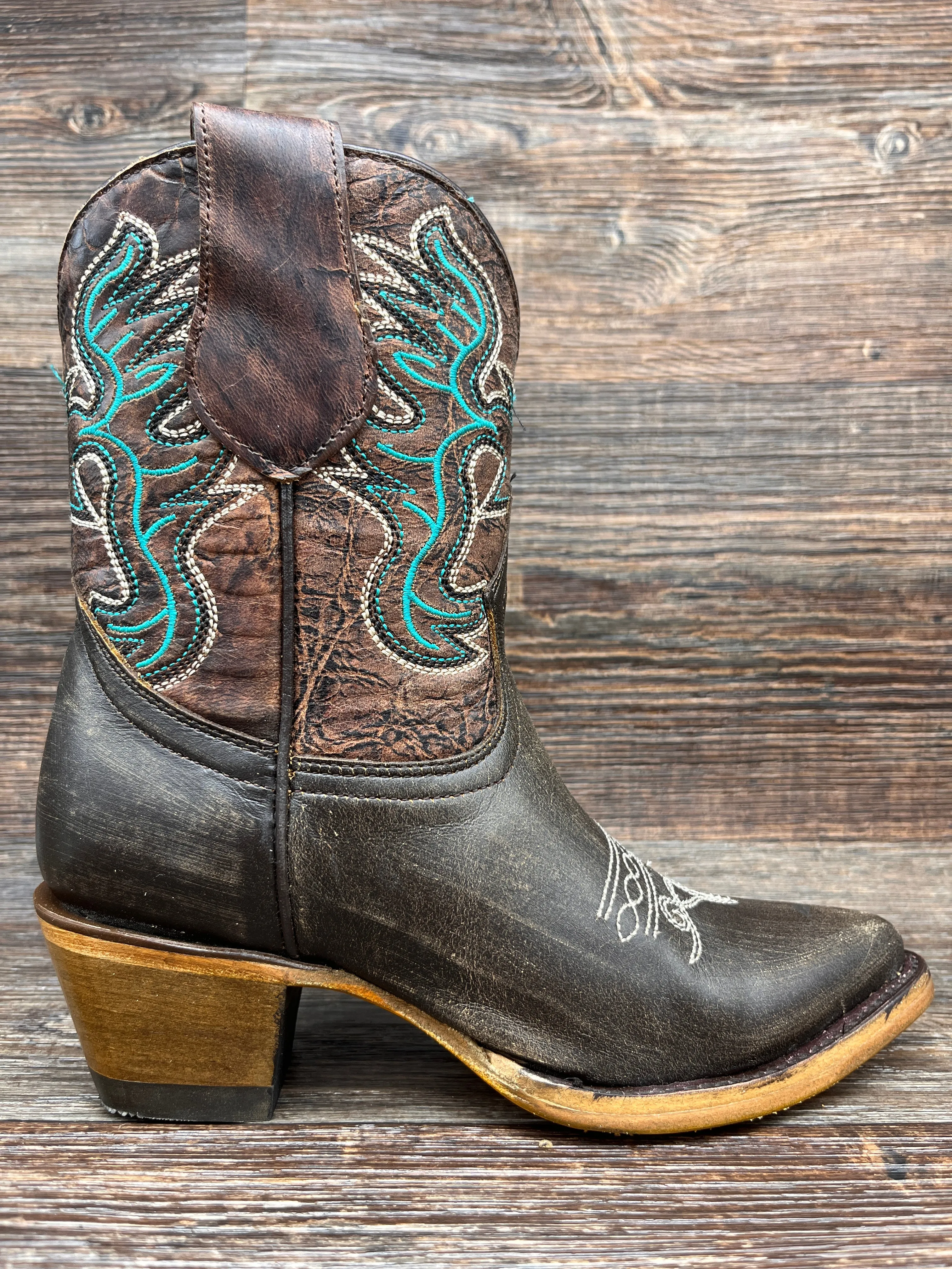 z5062 Women's 8 inch Western Bootie by Corral